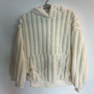 The Fleece Company Women’s Cream Pull Over Jacket with a Hood

Size XL